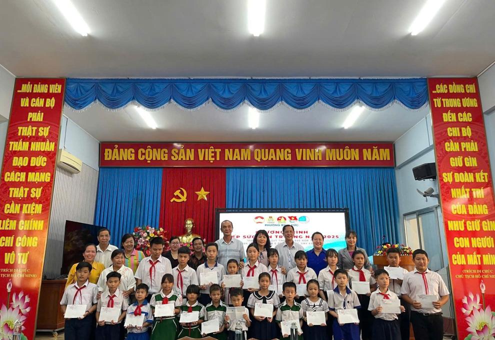 TIẾP SỨC ĐẾN TRƯỜNG – CHẮP CÁNH ƯỚC MƠ 