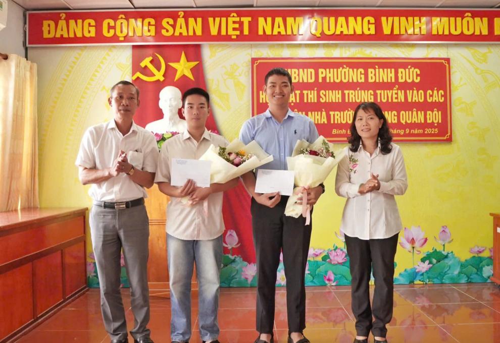 BÌNH ĐỨC - HỌP MẶT, GẶP GỠ, ĐỘNG VIÊN VÀ TẶNG QUÀ CÁC THÍ SINH TRÚNG TUYỂN VÀO CÁC HỌC VIỆN, NHÀ TRƯỜNG TRONG QUÂN ĐỘI NĂM 2025 