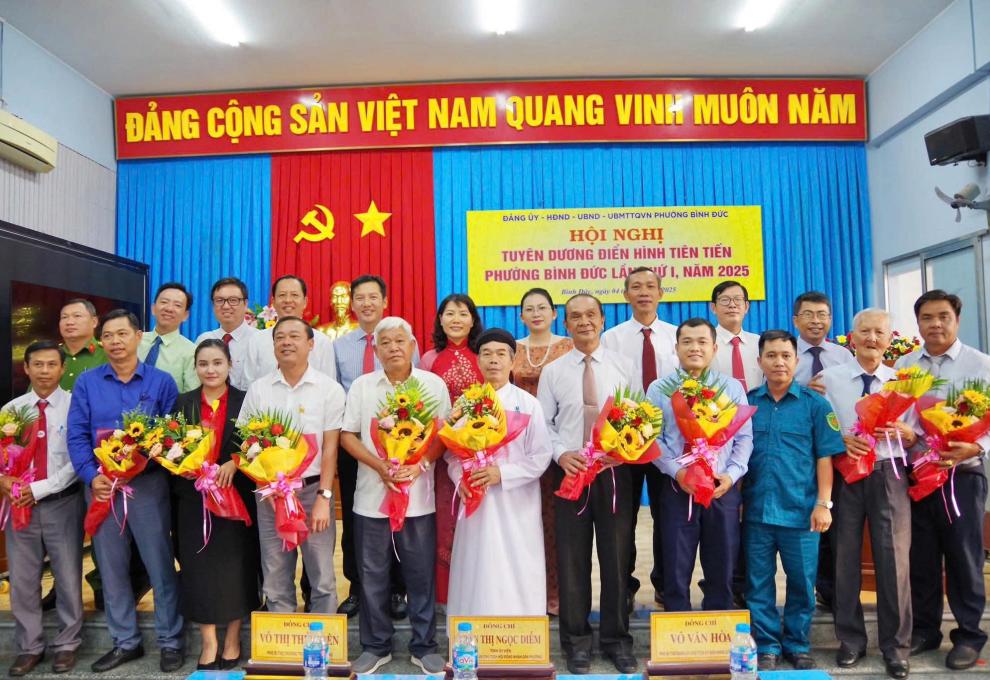 HỘI TUYÊN DƯƠNG ĐIỂN HÌNH TIÊN TIẾN PHƯỜNG BÌNH ĐỨC