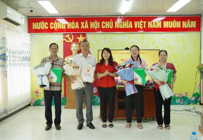 NGAN HANG CHINH SACH