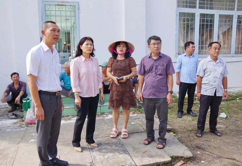 BÍ THƯ ĐẢNG ỦY PHƯỜNG BÌNH ĐỨC KIỂM TRA CƠ SỞ VẬT CHẤT TRƯỜNG TIỂU HỌC VÕ TRƯỜNG TOẢN