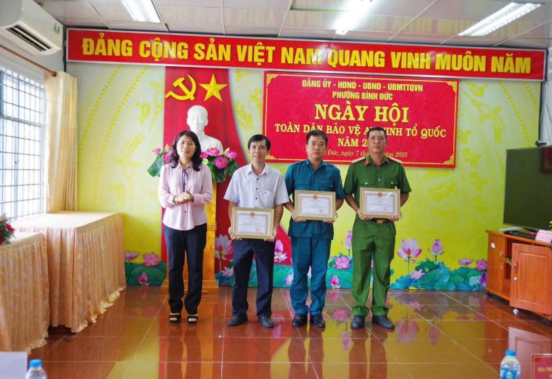 PHƯỜNG BÌNH ĐỨC TỔ CHỨC “NGÀY HỘI TOÀN DÂN BẢO VỆ AN NINH TỔ QUỐC”